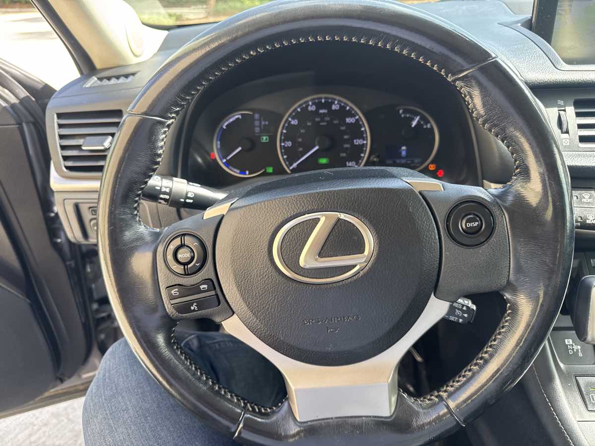2016 Lexus CT 200h photo 15