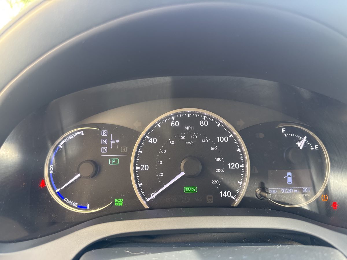2016 Lexus CT 200h photo 16