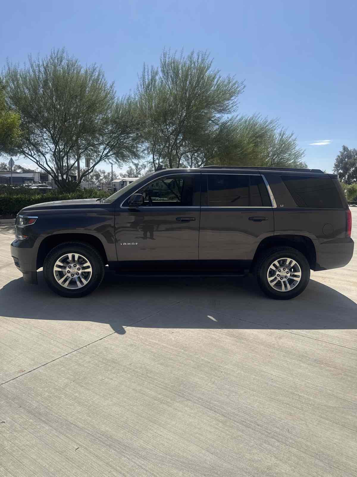 2017 Chevrolet Tahoe LT photo 2