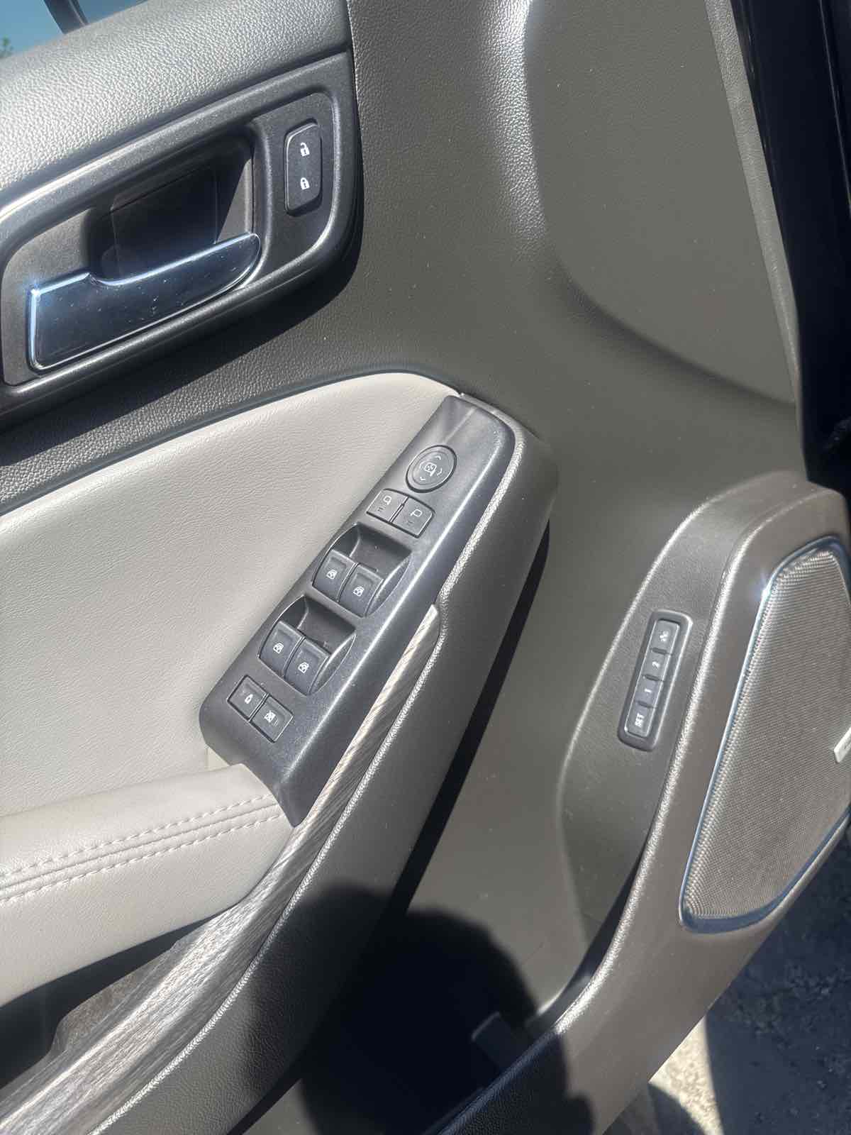 2017 Chevrolet Tahoe LT photo 17