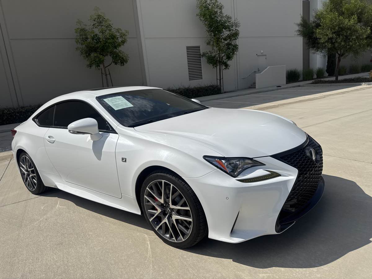 2017 Lexus RC 200t photo 7
