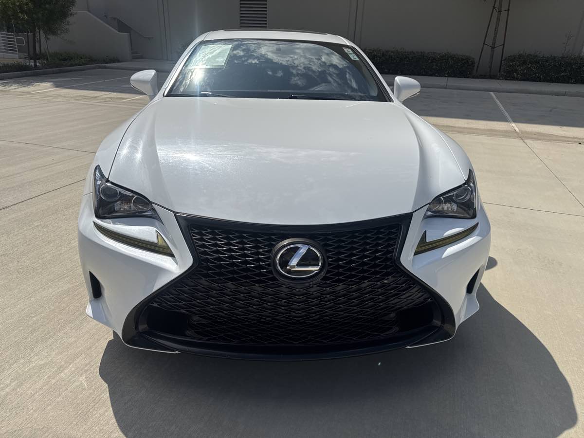 2017 Lexus RC 200t photo 8