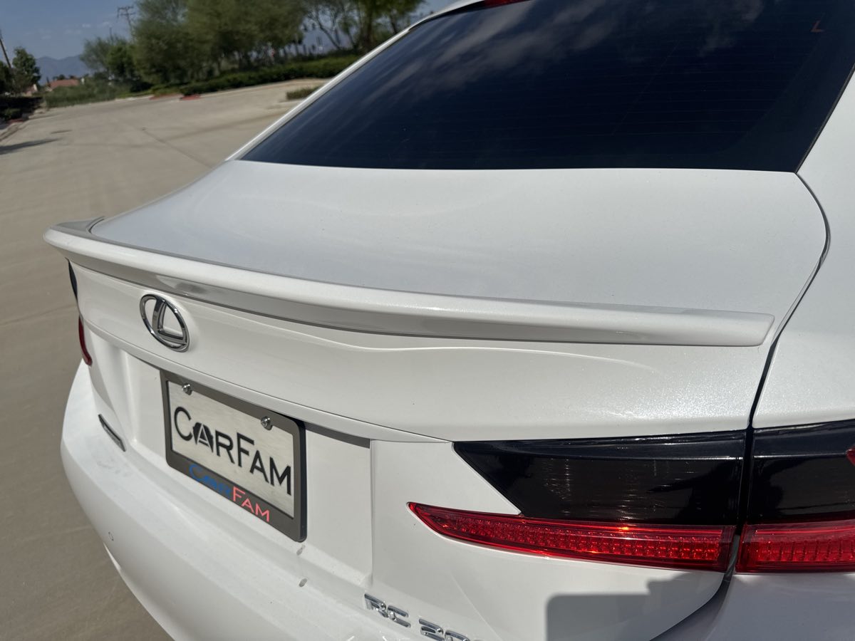 2017 Lexus RC 200t photo 12