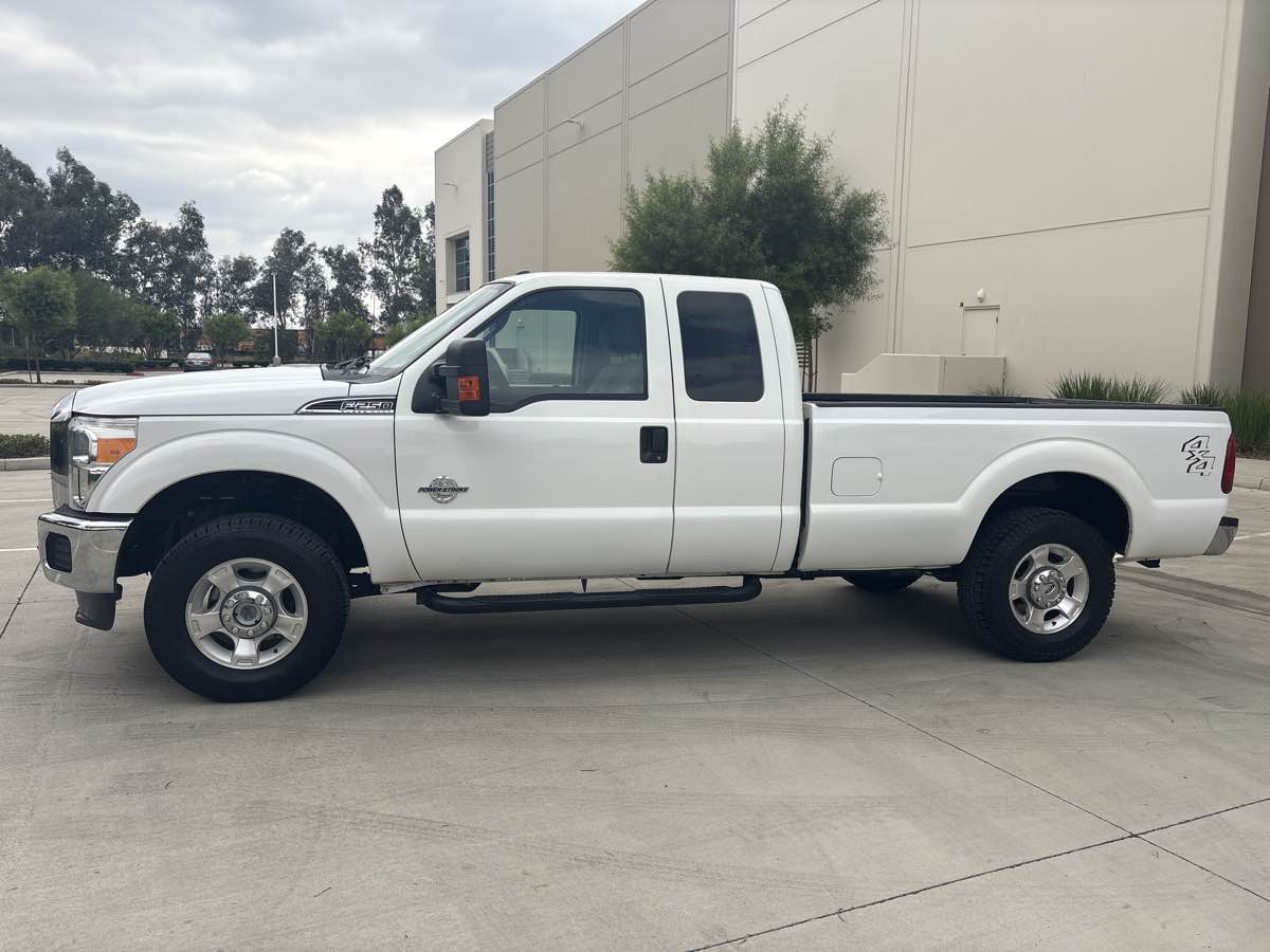 2016 Ford F-250 XLT photo 2