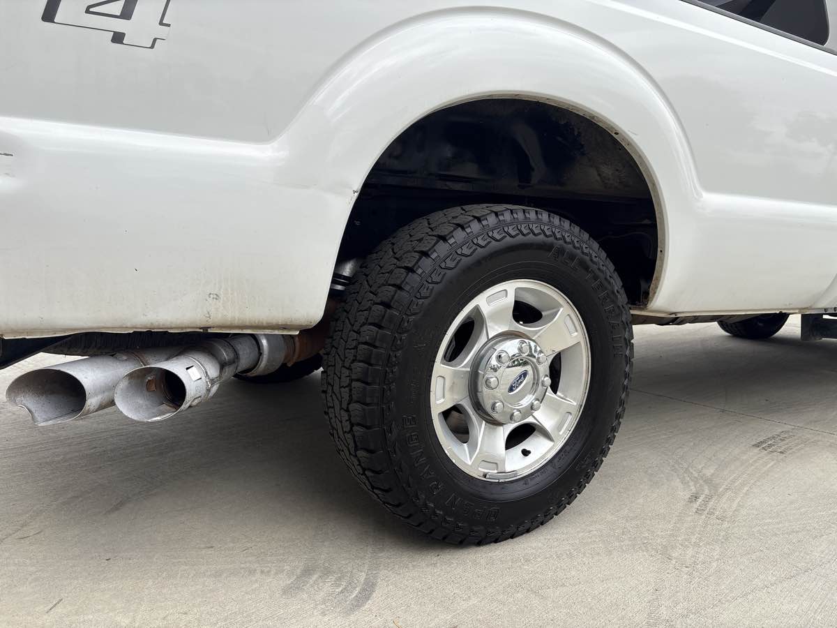 2016 Ford F-250 XLT photo 9