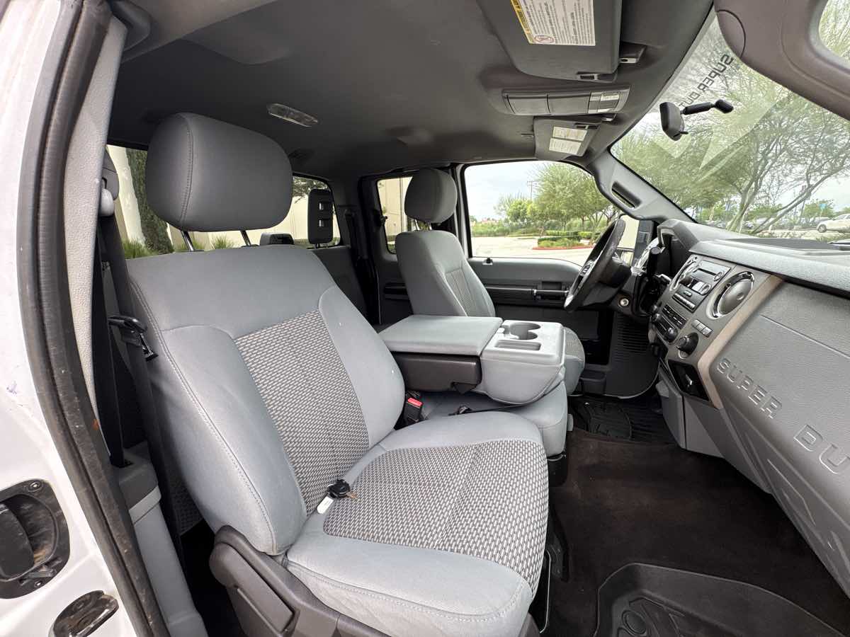 2016 Ford F-250 XLT photo 11