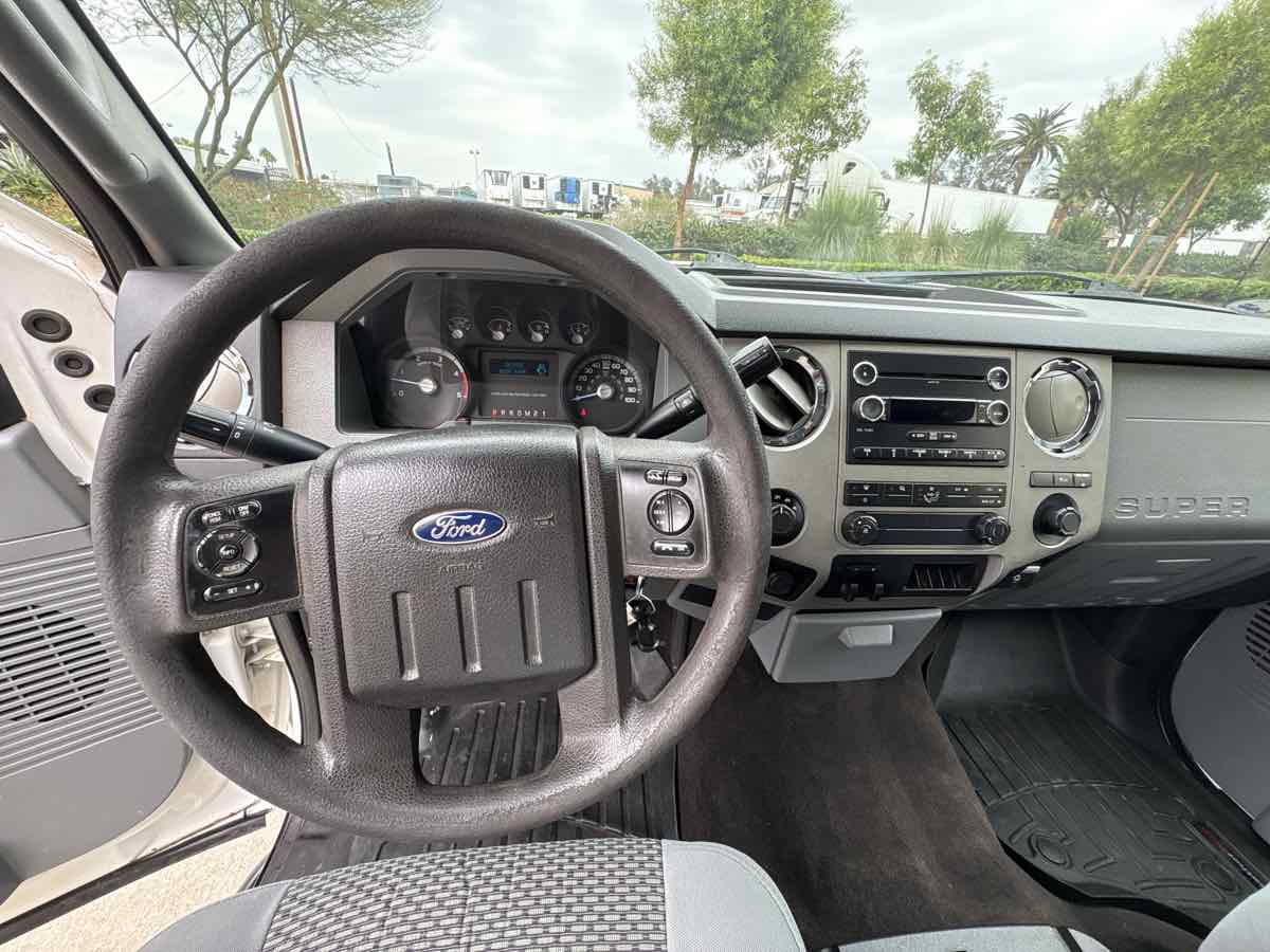 2016 Ford F-250 XLT photo 16