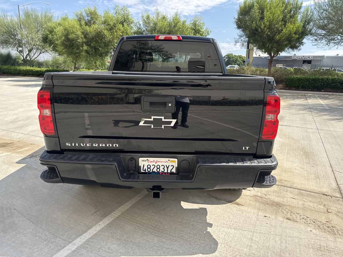 2017 Chevrolet Silverado 1500 LT photo 4