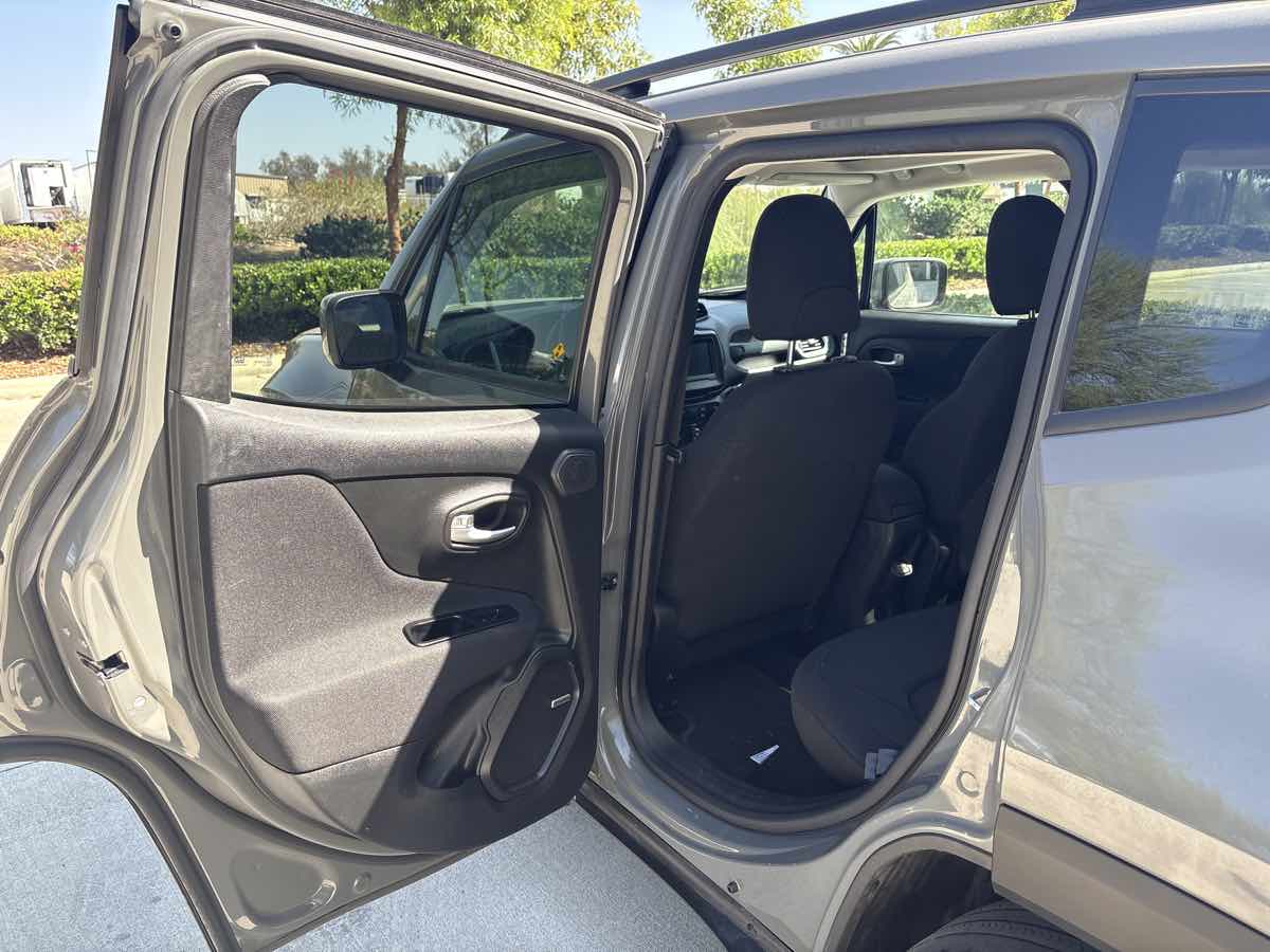2021 Jeep Renegade Latitude photo 10