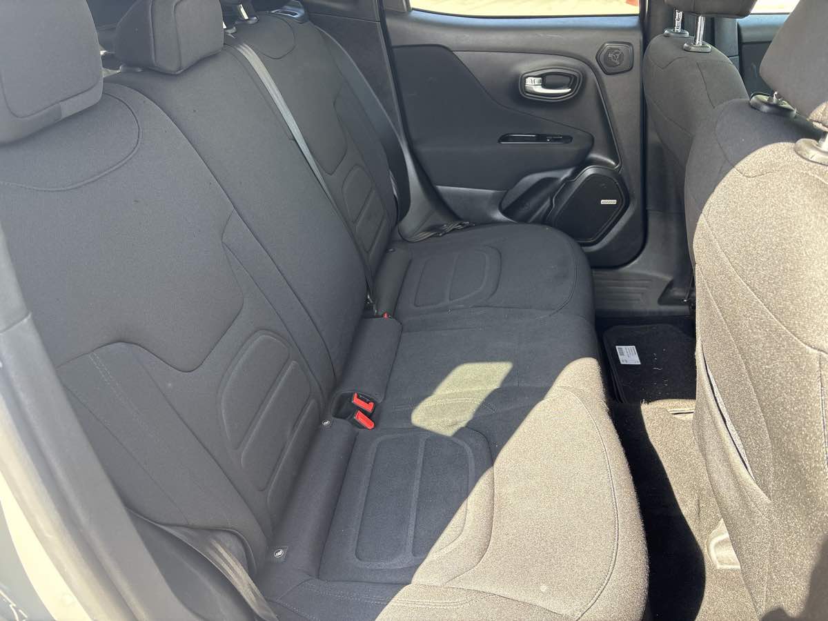 2021 Jeep Renegade Latitude photo 13