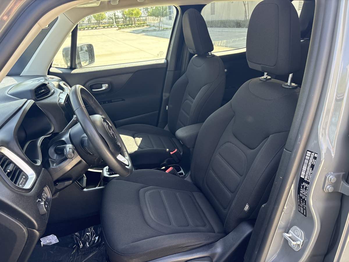2021 Jeep Renegade Latitude photo 17