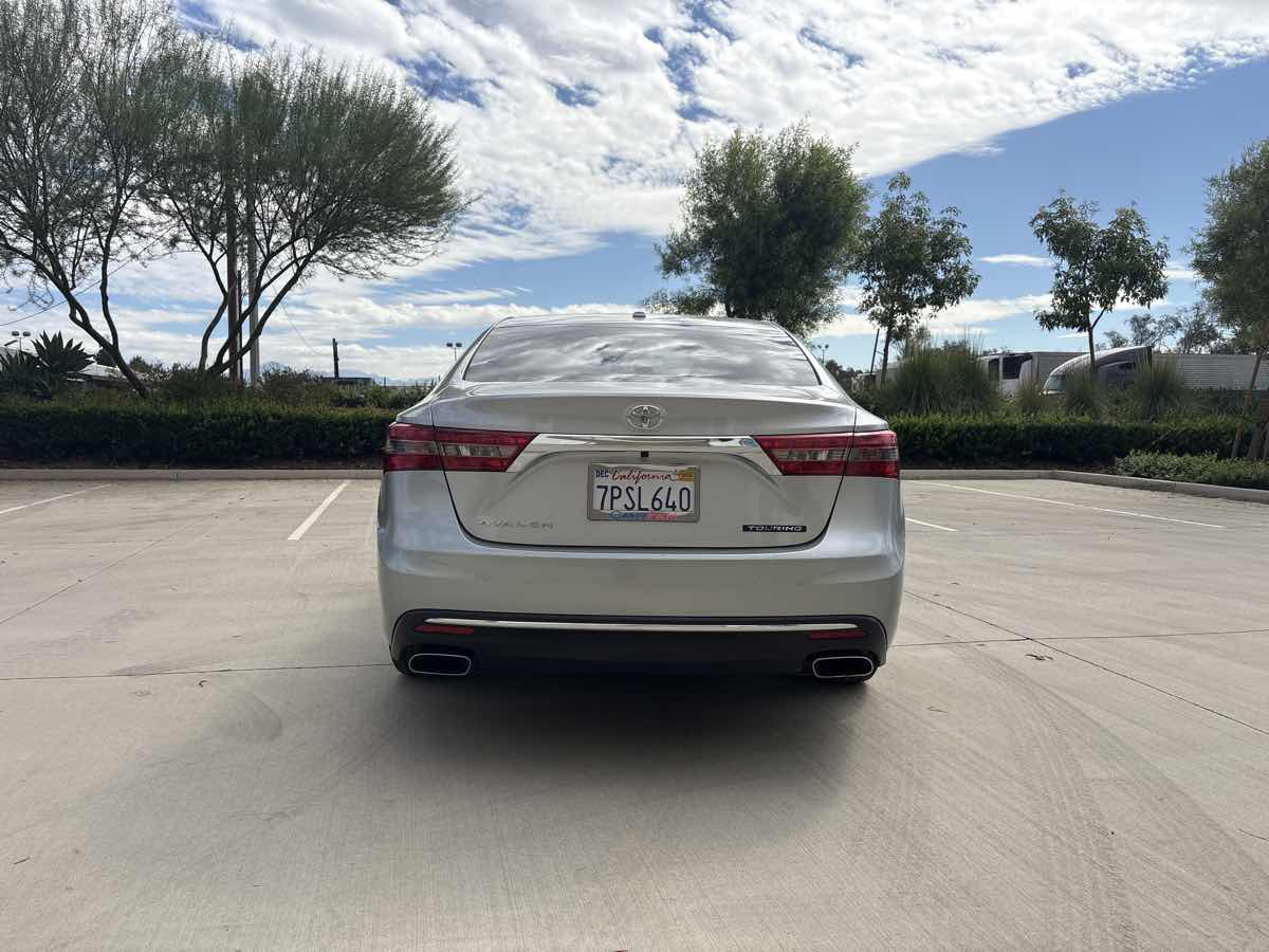 2016 Toyota Avalon Touring photo 4