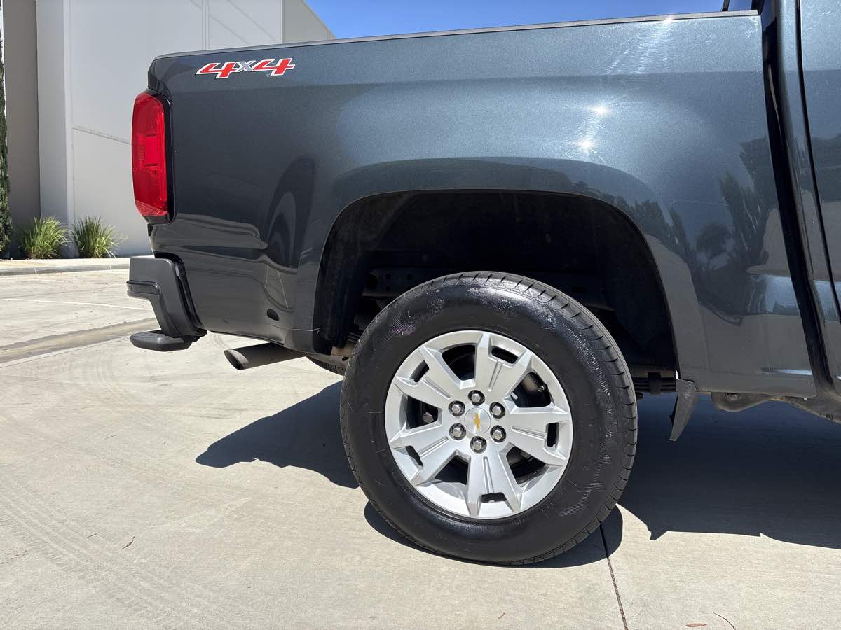 2018 Chevrolet Colorado LT photo 7