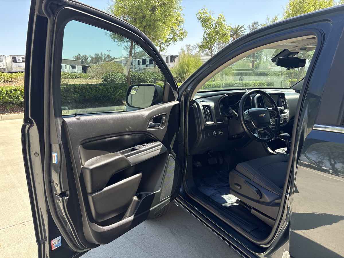 2018 Chevrolet Colorado LT photo 11