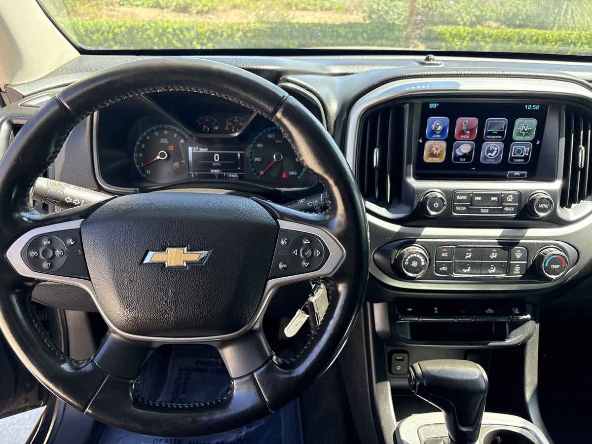 2018 Chevrolet Colorado LT photo 12