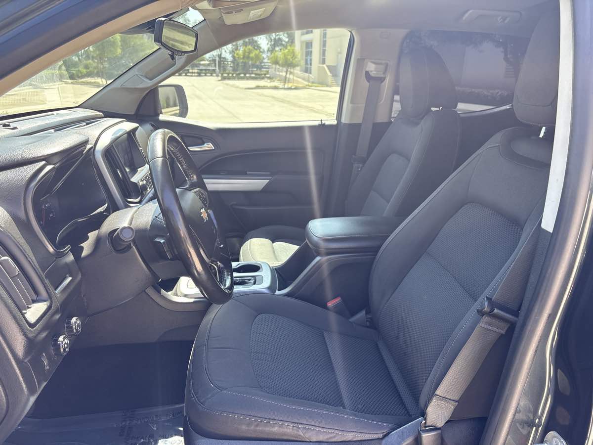 2018 Chevrolet Colorado LT photo 13