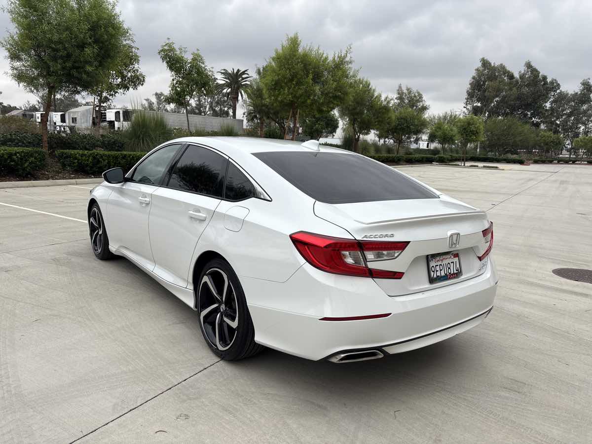 2020 Honda Accord Sport photo 3