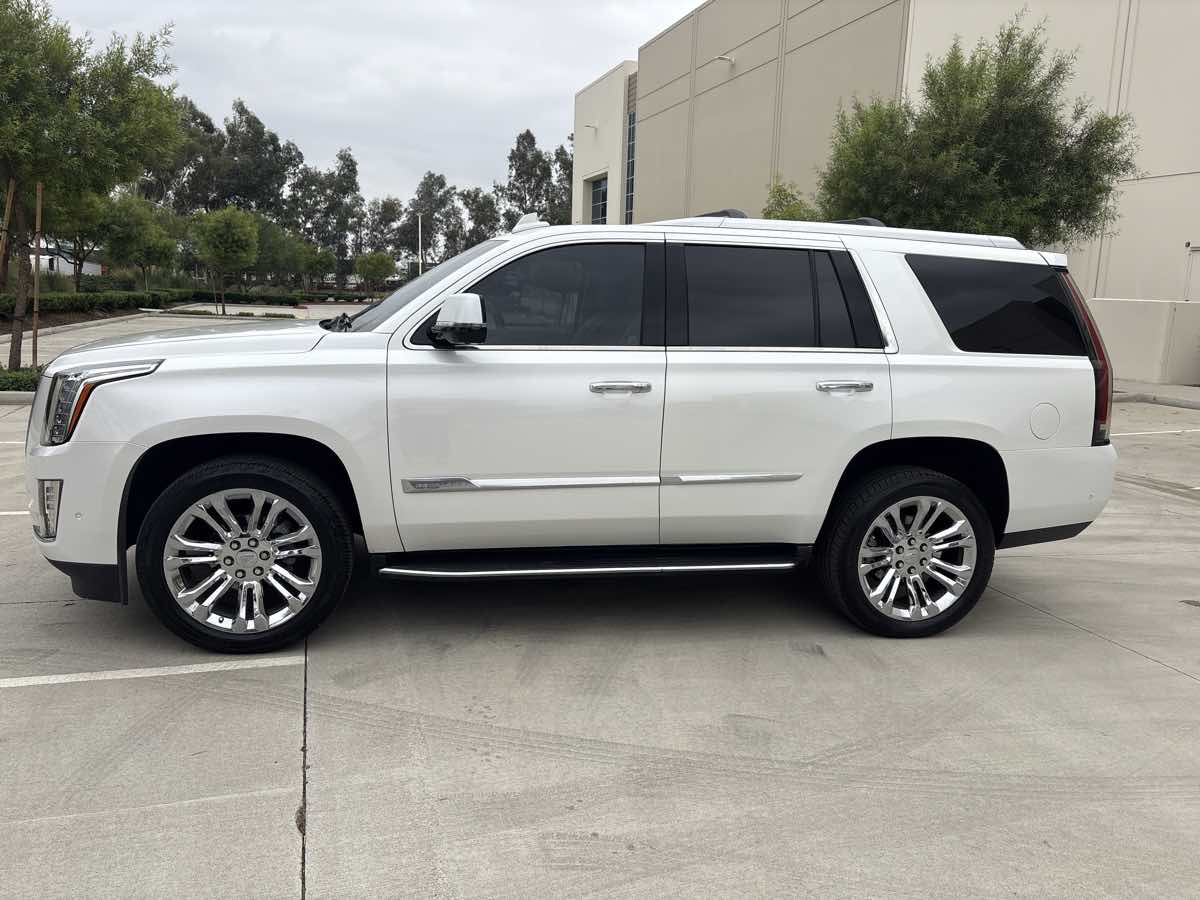 2017 Cadillac Escalade Premium Luxury photo 2