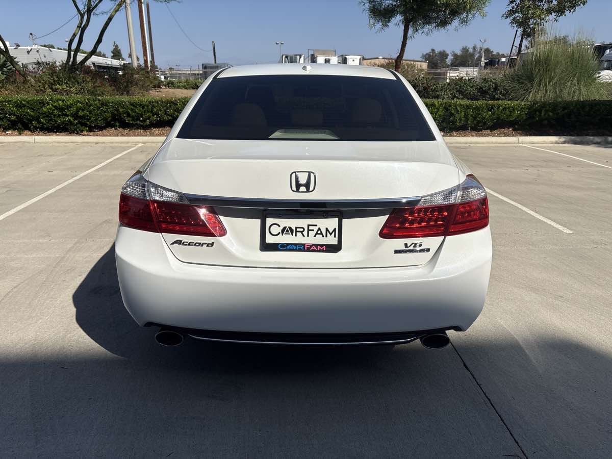 2014 Honda Accord Touring photo 4