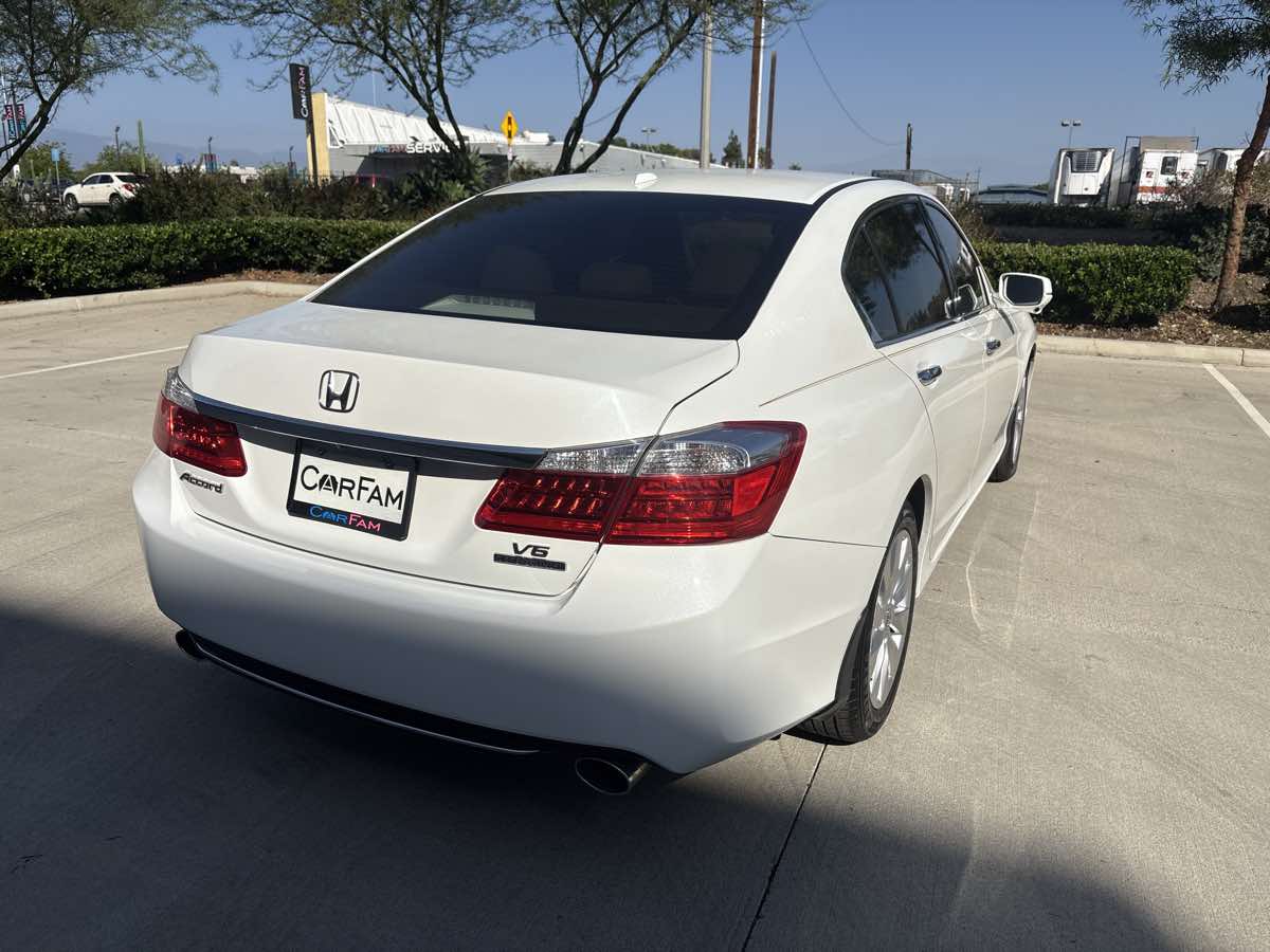 2014 Honda Accord Touring photo 5
