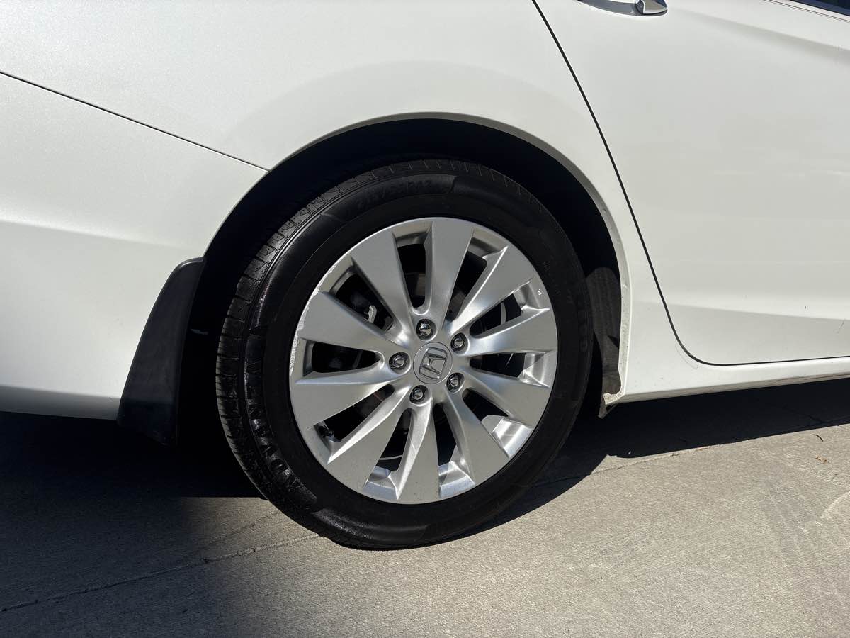 2014 Honda Accord Touring photo 9