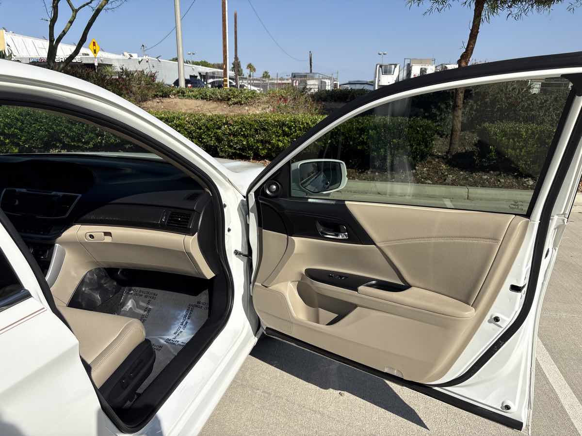 2014 Honda Accord Touring photo 15