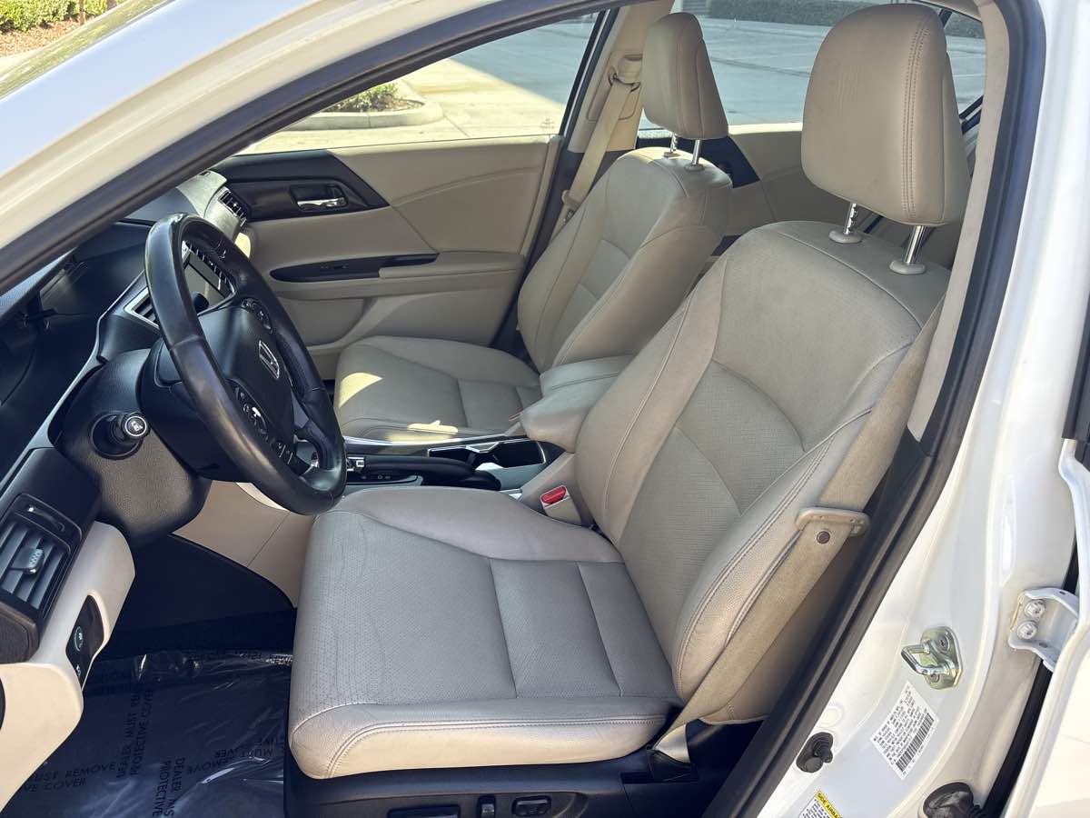 2014 Honda Accord Touring photo 18