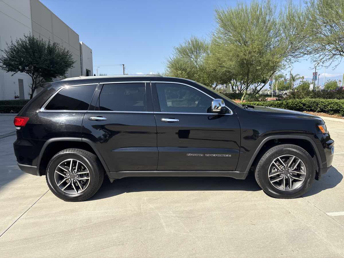 2021 Jeep Grand Cherokee Limited photo 2