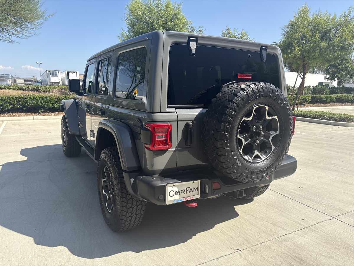2020 Jeep Wrangler Unlimited Recon photo 2