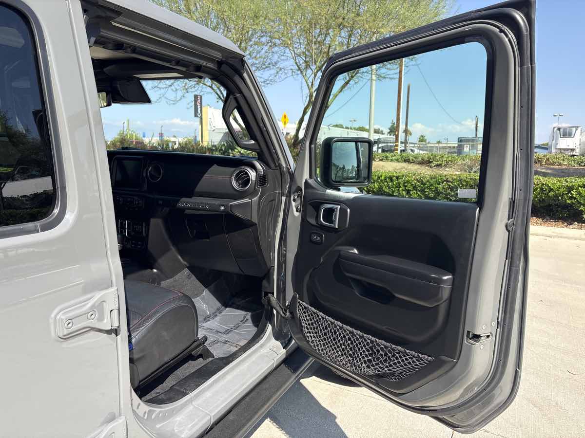 2020 Jeep Wrangler Unlimited Recon photo 14