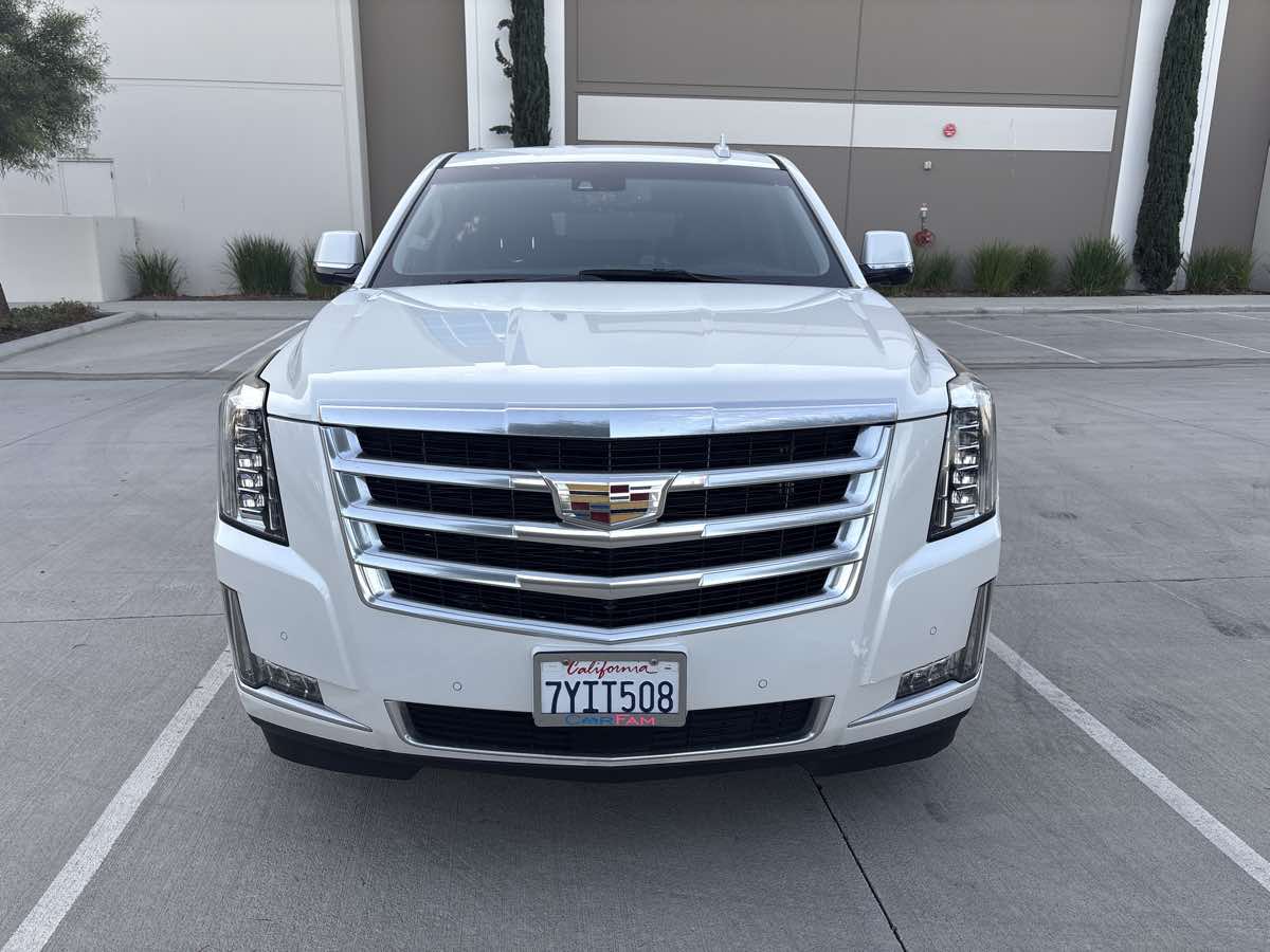 2016 Cadillac Escalade ESV Premium photo 2
