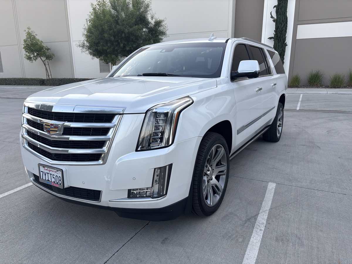 2016 Cadillac Escalade ESV Premium photo 3