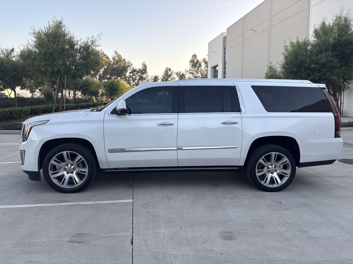 2016 Cadillac Escalade ESV Premium photo 4