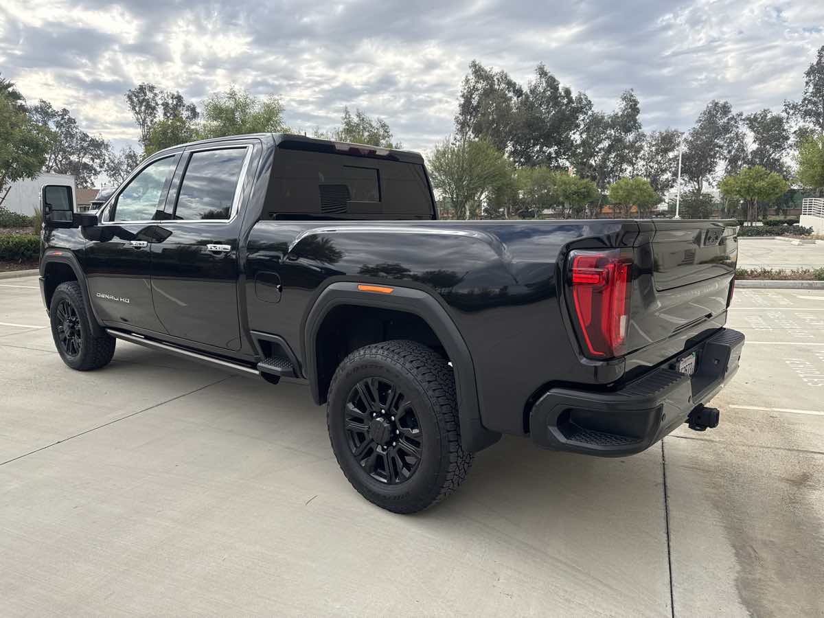 2022 Gmc Sierra HD Denali photo 2