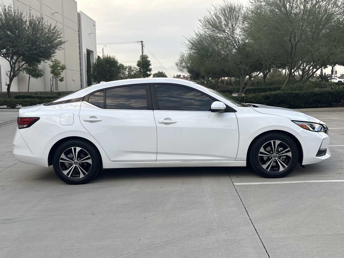 2022 Nissan Sentra SV photo 2