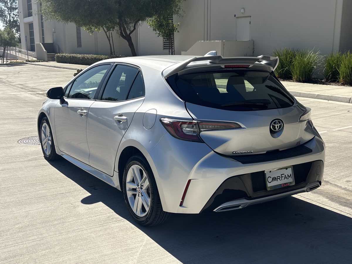 2020 Toyota Corolla SE photo 3