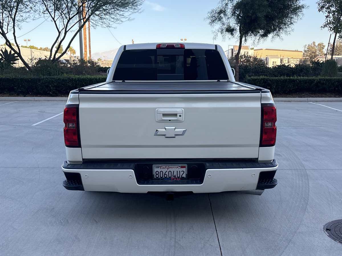 2014 Chevrolet Silverado 1500 High Country photo 4