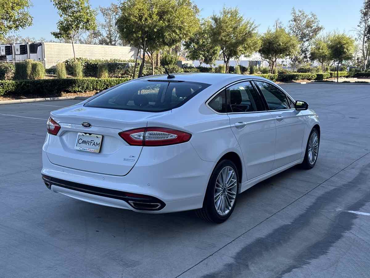 2014 Ford Fusion SE photo 3