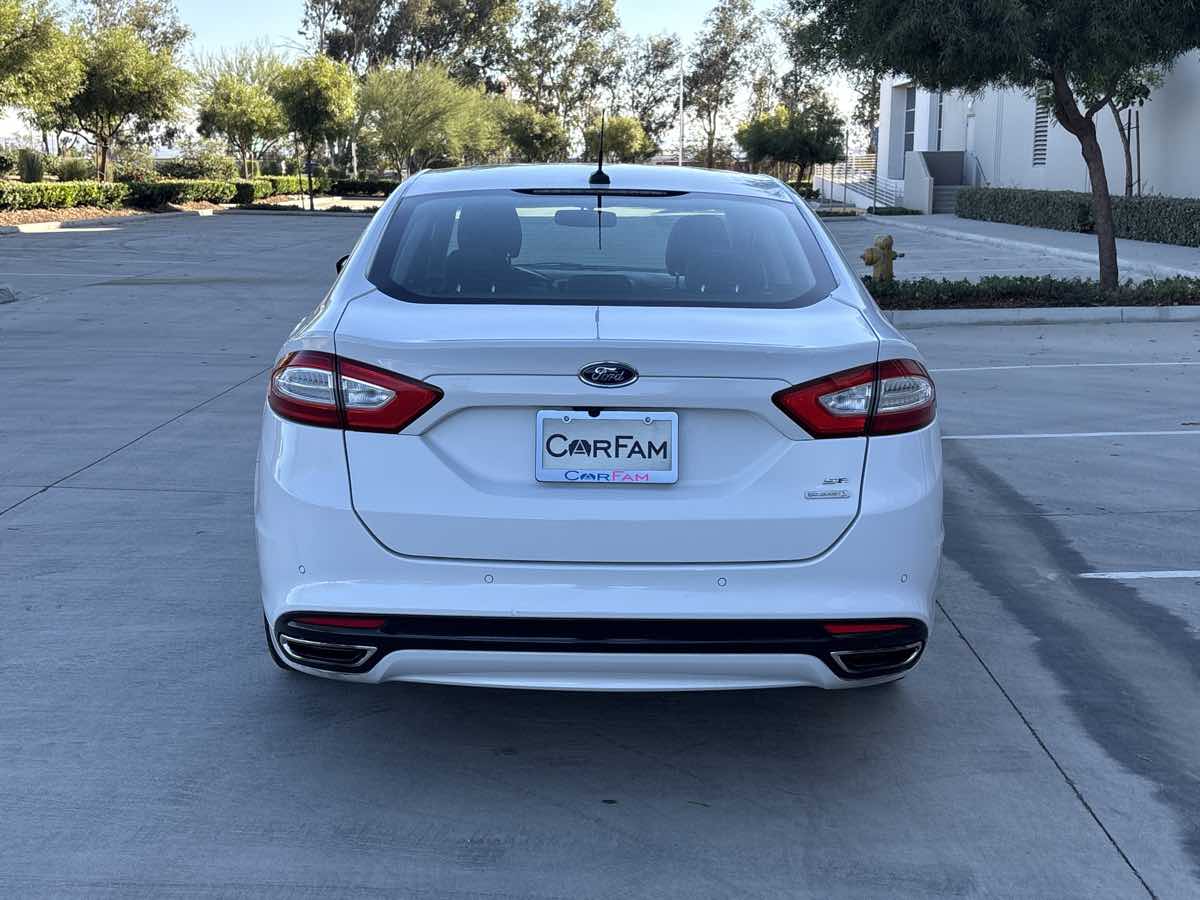 2014 Ford Fusion SE photo 4