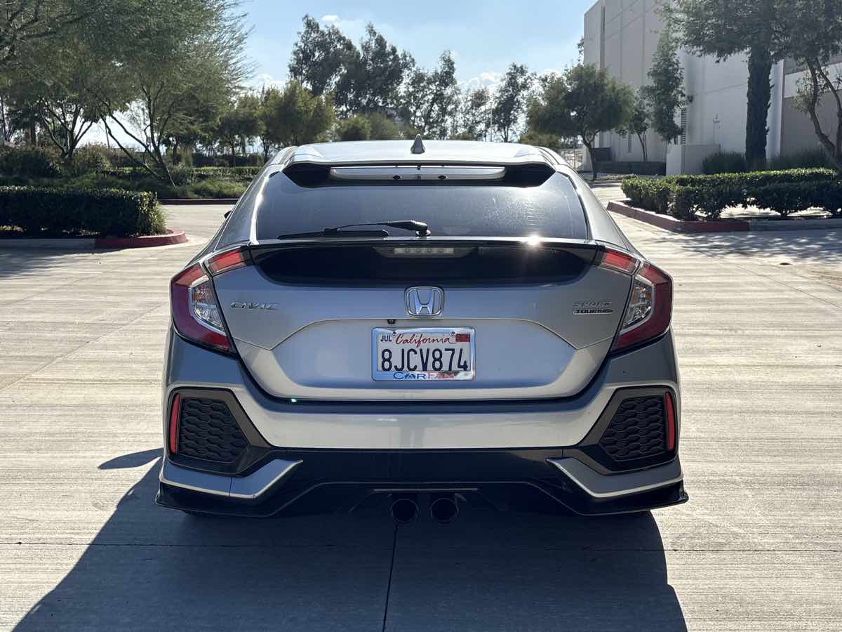 2018 Honda Civic Hatchback Sport Touring photo 3