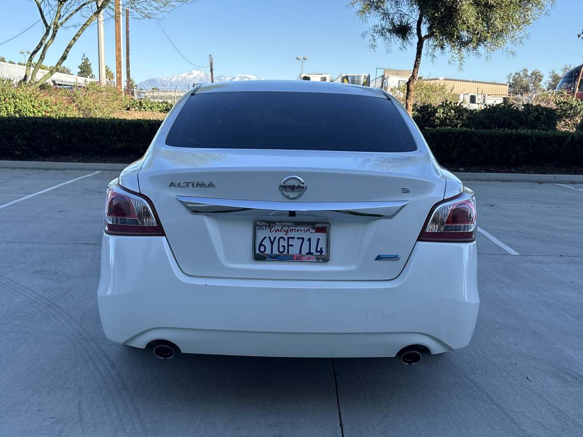 2013 Nissan Altima 2.5 S photo 2