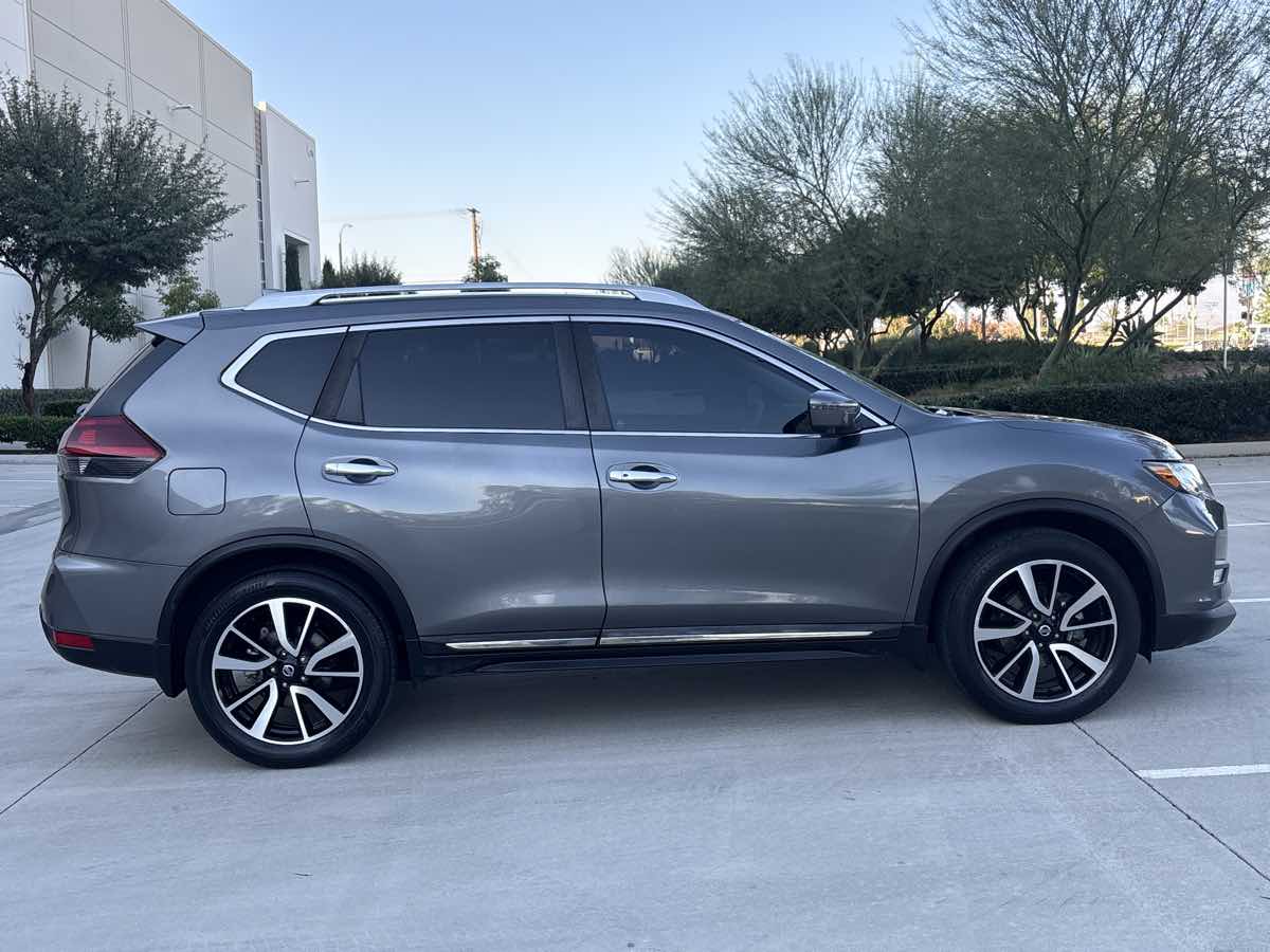 2019 Nissan Rogue SL photo 2