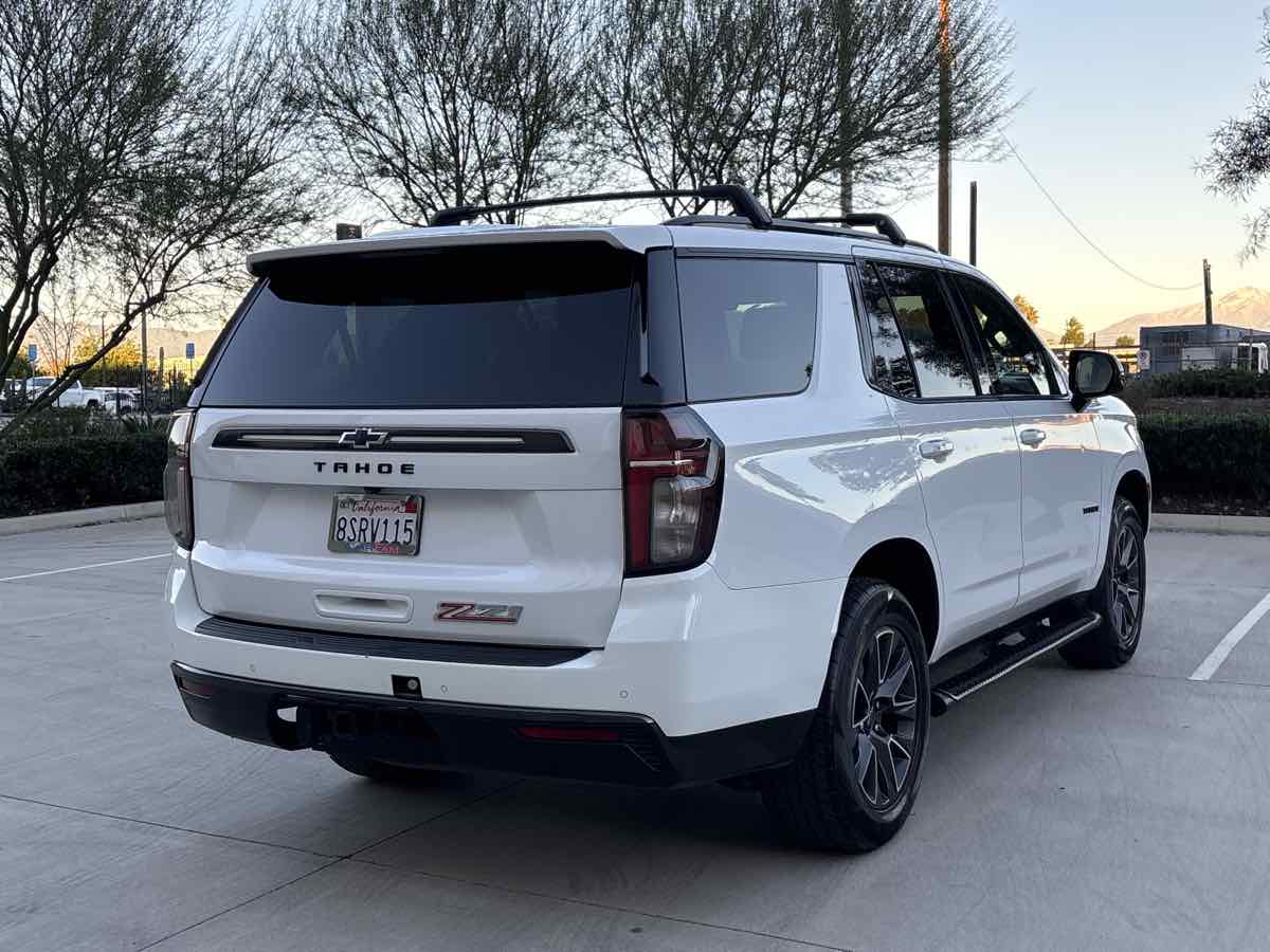 2021 Chevrolet Tahoe Z71 photo 2