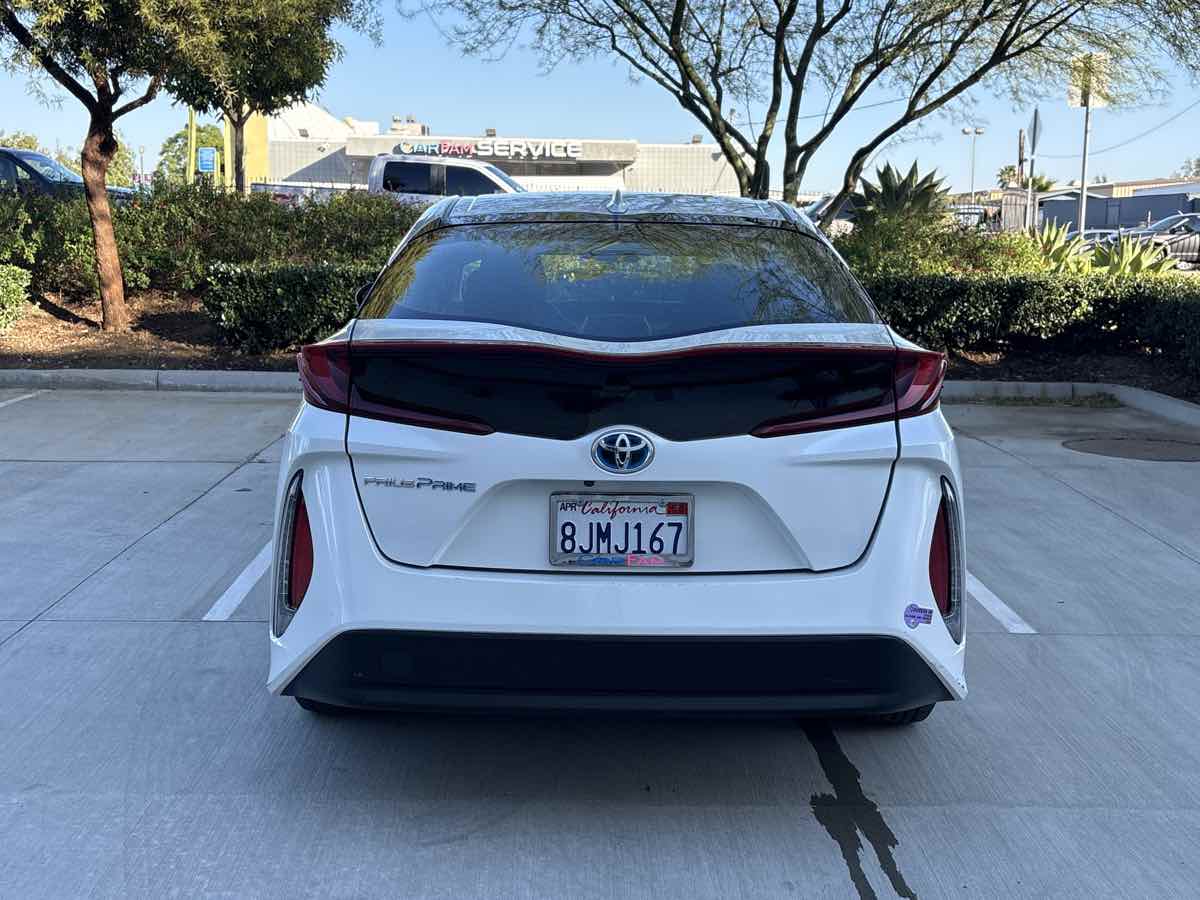 2019 Toyota Prius Prime Plus Premium Advanced photo 4