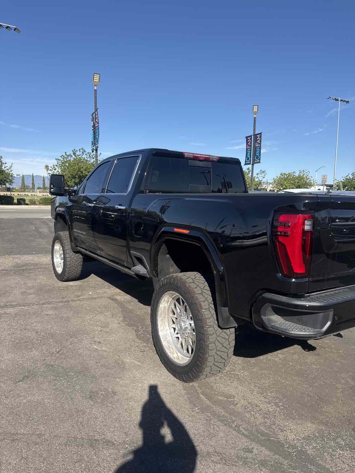 2024 Gmc Sierra HD Denali photo 2