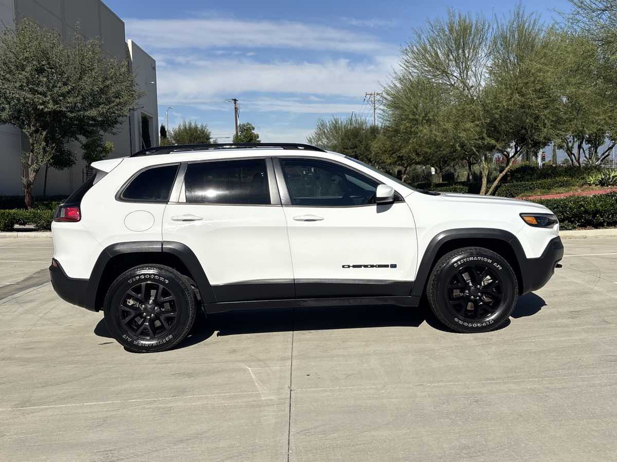 2019 Jeep Cherokee Upland photo 2