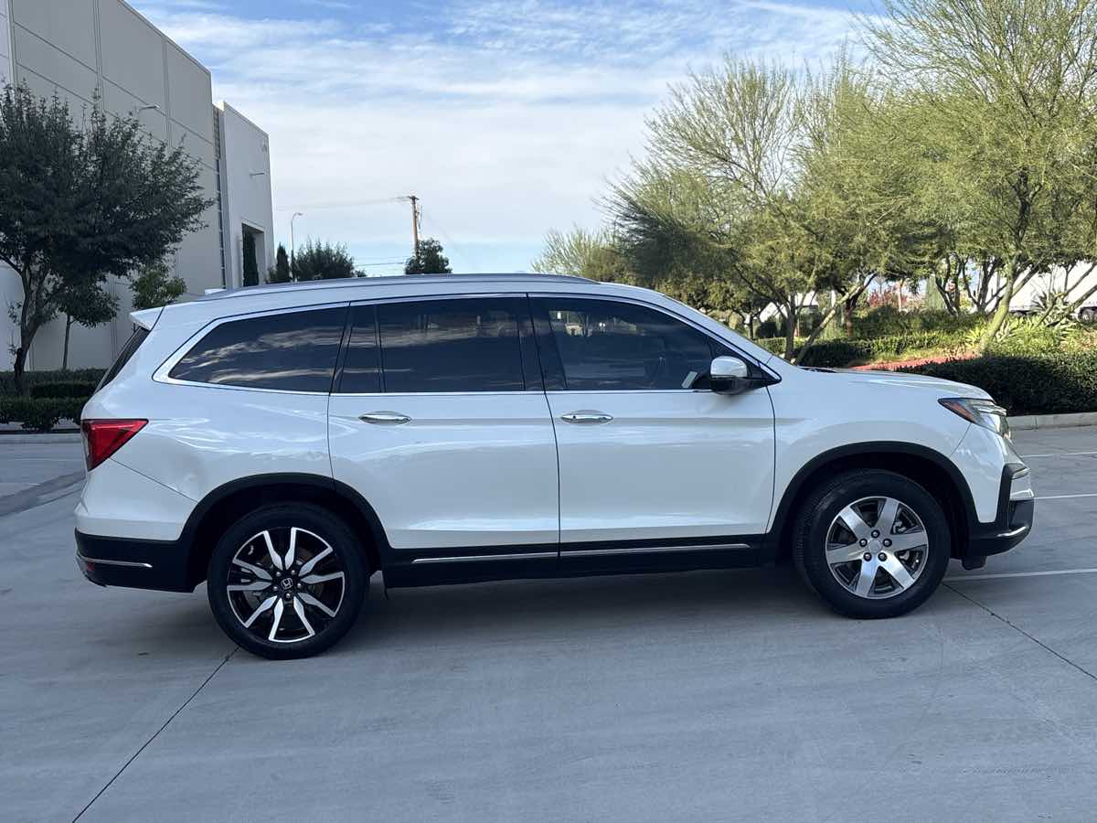 2019 Honda Pilot Touring photo 2
