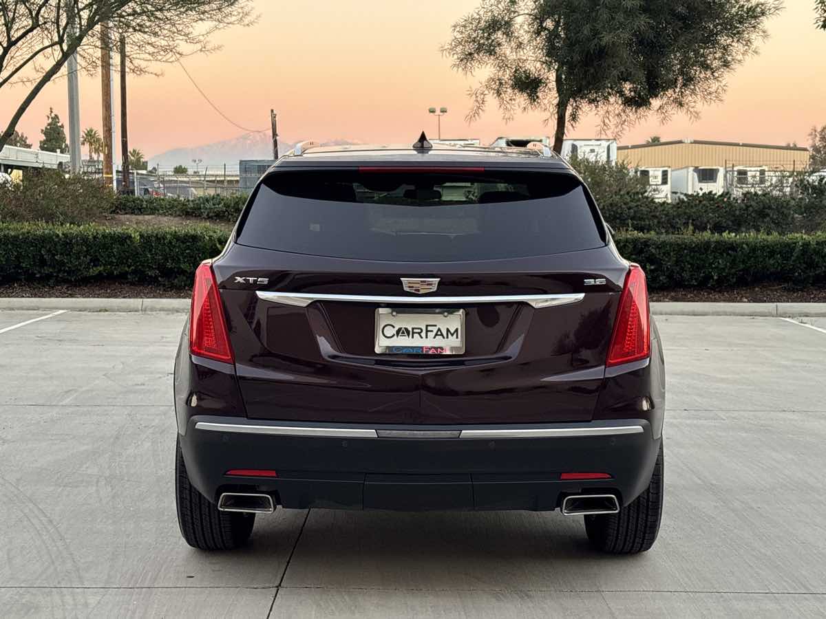 2018 Cadillac XT5 Luxury photo 3