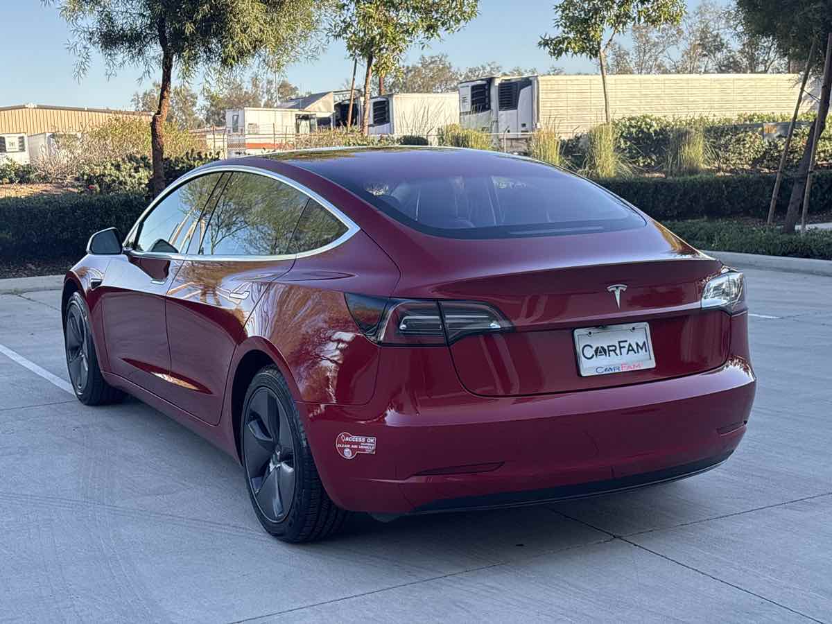 2018 Tesla Model 3 Long Range photo 3