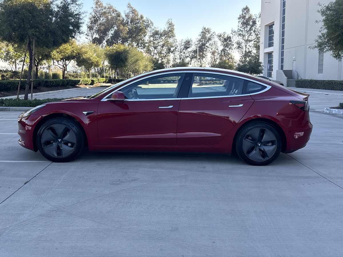 2018 Tesla Model 3 Long Range photo 4